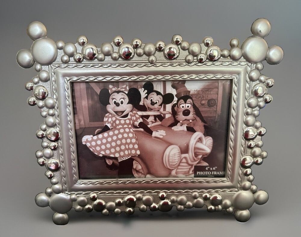 Disney Parks Silver Tone Metal Mickey Mouse Icon 4x6 Photo Picture Frame New